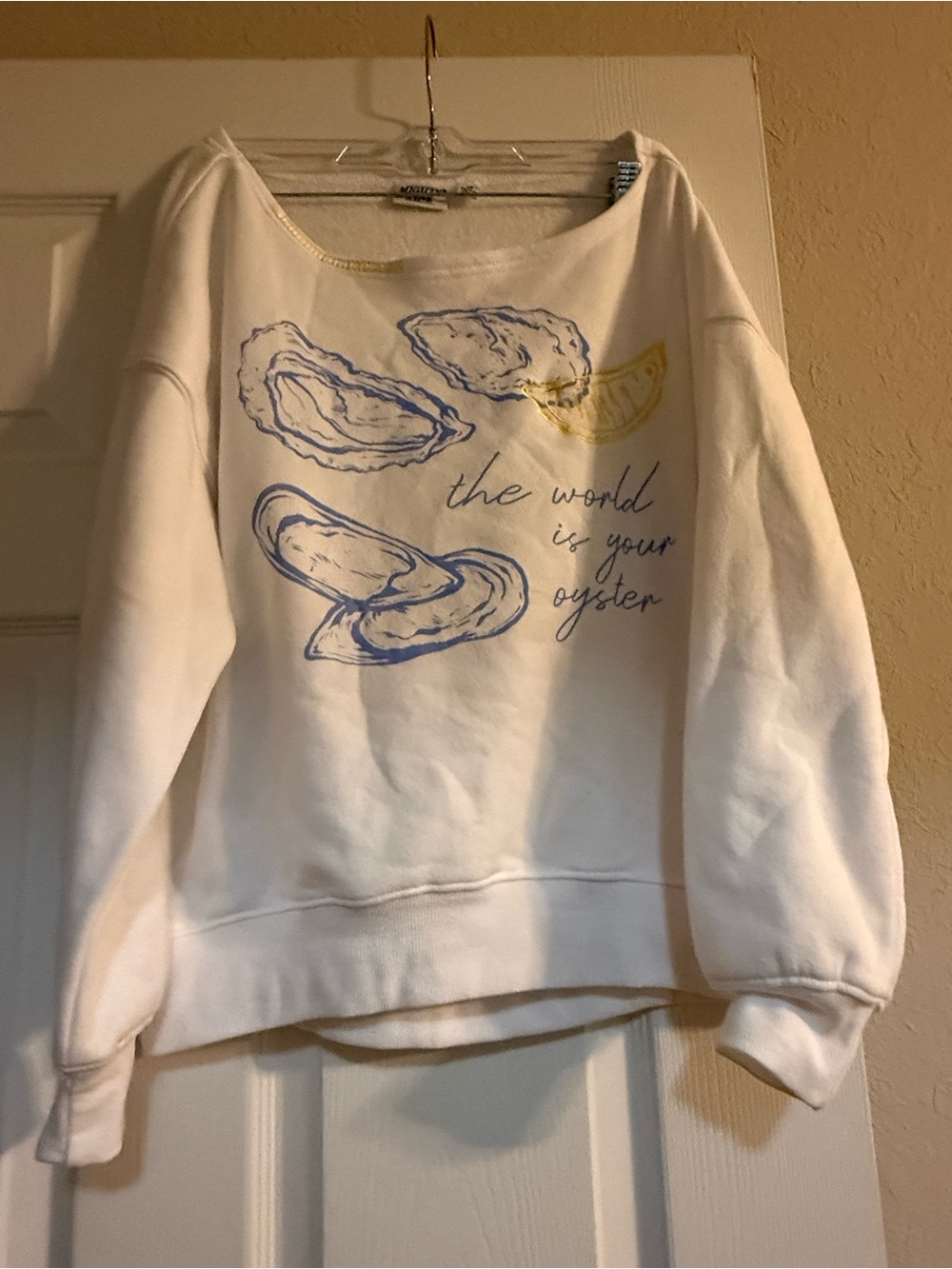 Mighty Fine White Oyster Graphic Sweatshirt XS NWT